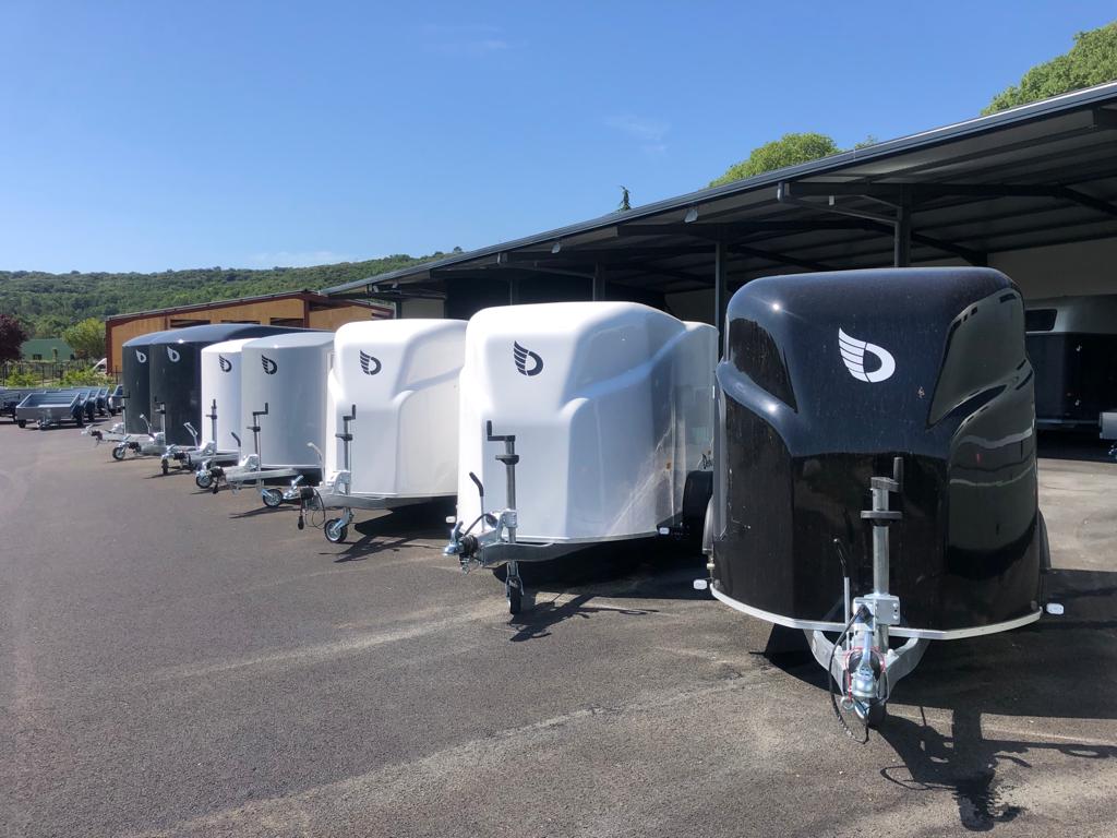 Remorque cheval liberté debon brian james trailers lider bockmann roelofsen deparis and co remorques